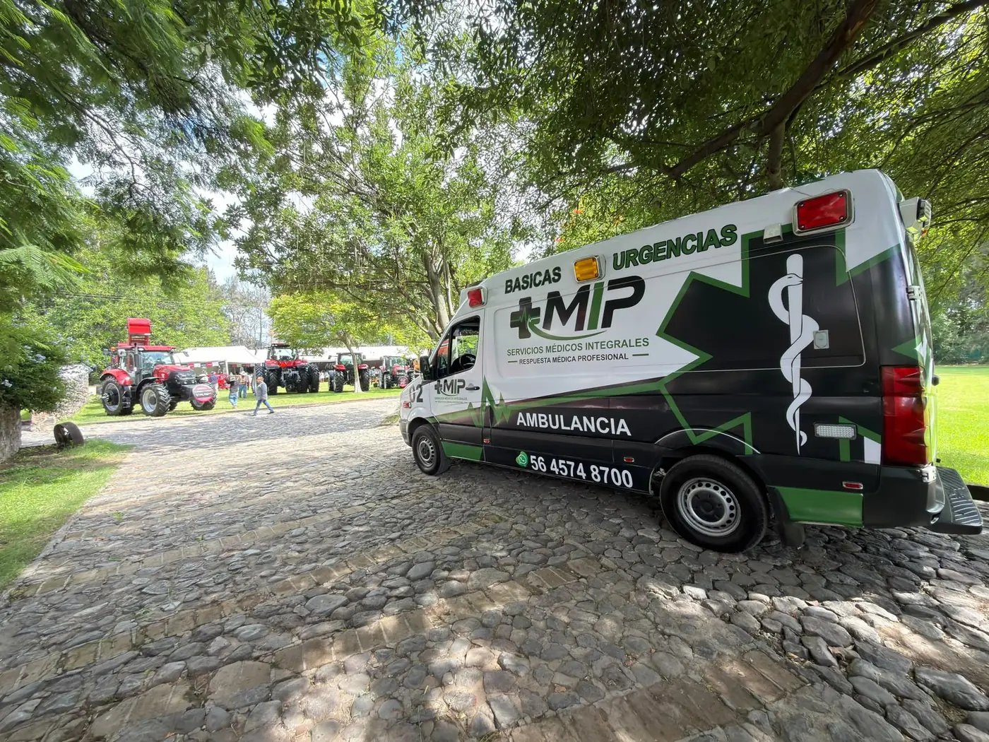 Unidad 02 de MIP Ambulancias durante la cobertura médica de una exposición en Puebla