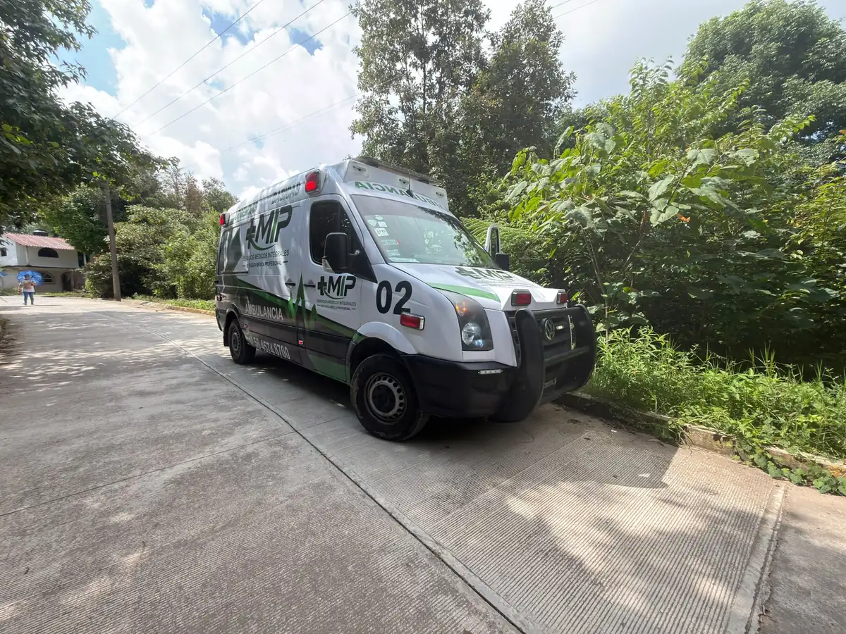 Unidad 02 de urgencias básicas de MIP Ambulancias lista para un traslado con oxígeno en Puebla